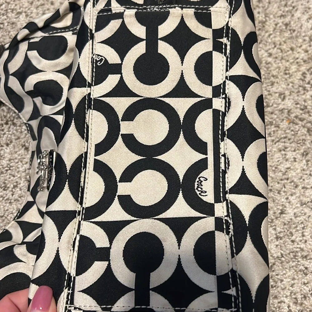 Coach Maggie Shoulder Bag - Picture 7 of 9